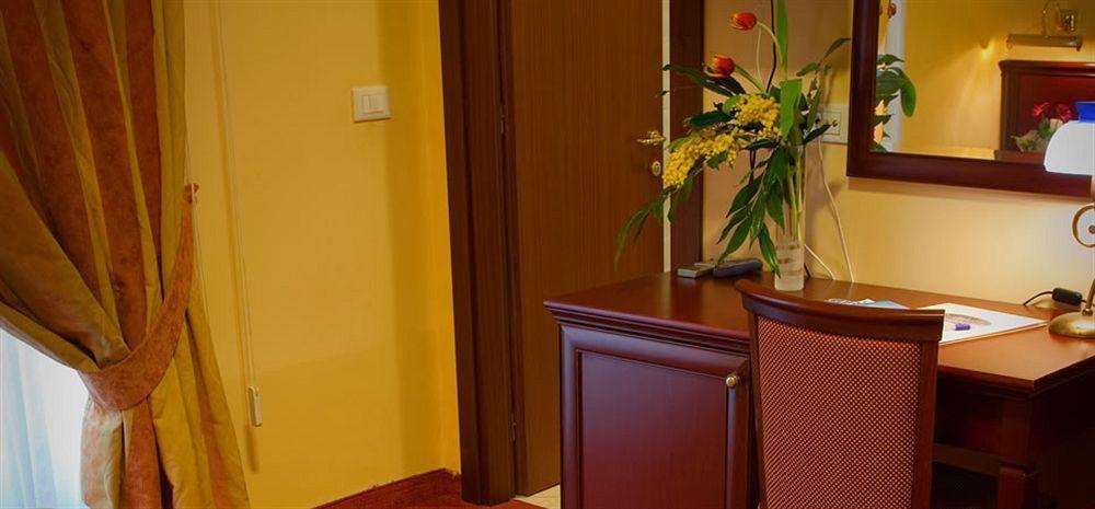 ג'נובה Hotel Boccascena מראה חיצוני תמונה